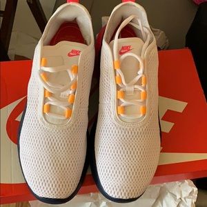 Women Nike Air Max Motion 2